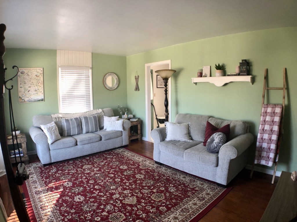 A stunning cottage living room has just been decorated.