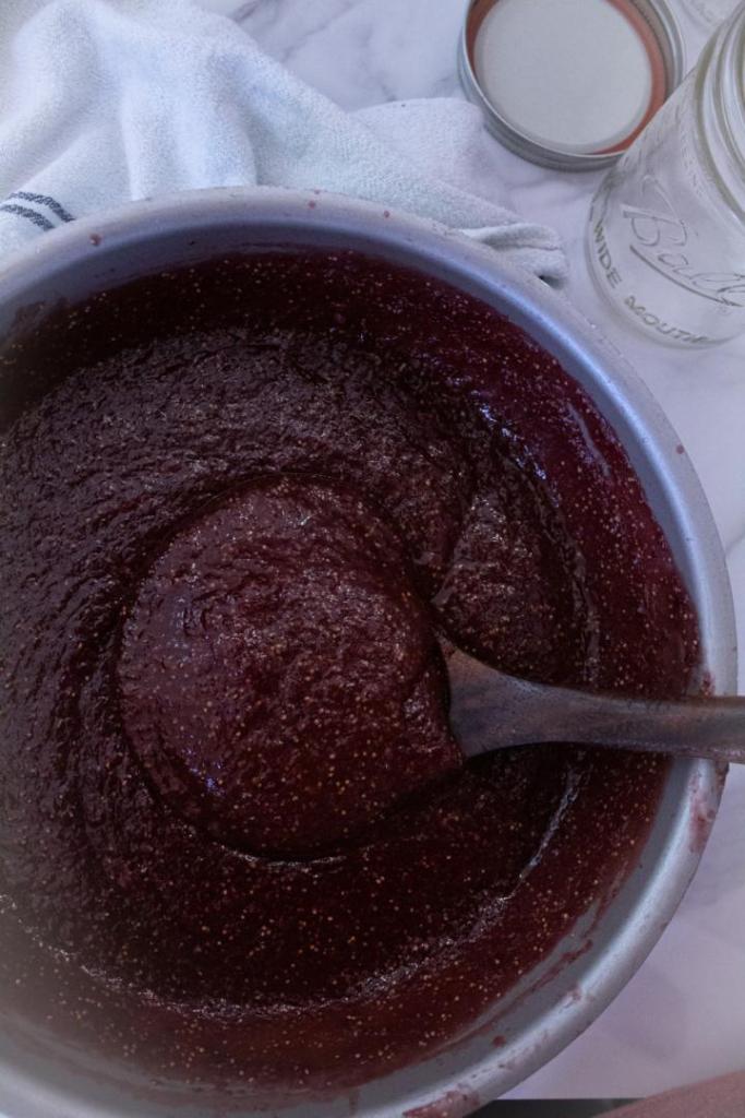 A jam like consistency is formed and the jam is finished in its bright red state.